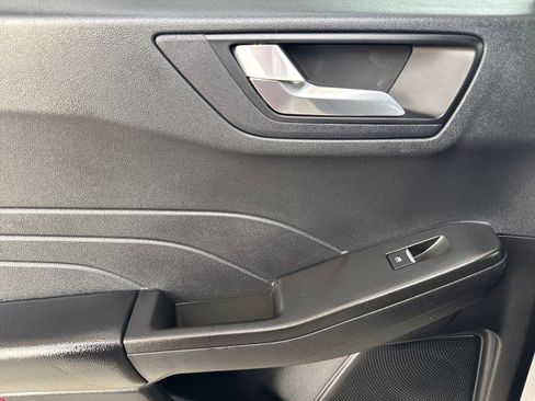 Used 2021 Ford Escape SE image 6