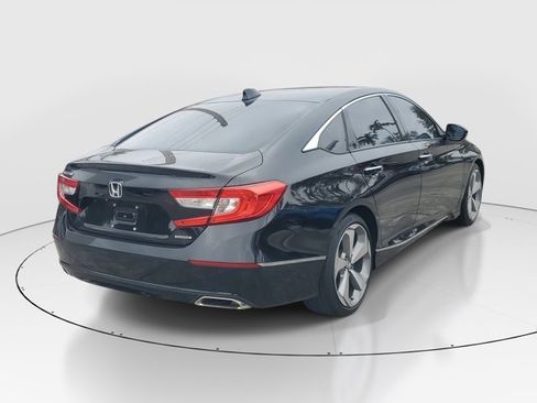 Used 2018 Honda Accord Touring image 7