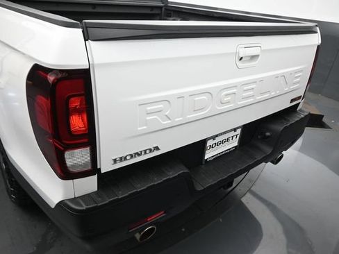 Used 2025 Honda Ridgeline TrailSport image 12