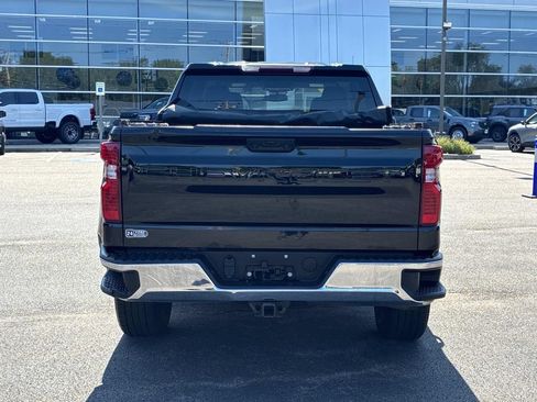 Used 2023 Chevrolet Silverado 1500 LT AWD/4WD image 3