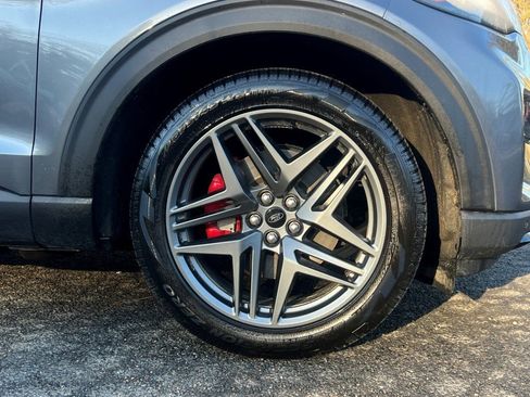 Used 2025 Ford Explorer ST image 8