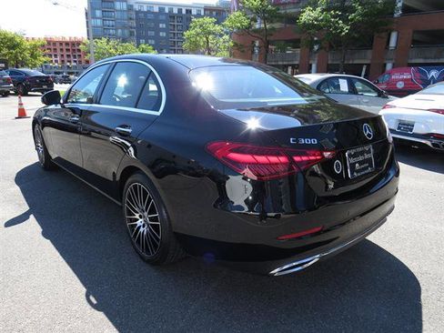 Used 2025 Mercedes-Benz C 300 4MATIC Sedan image 2