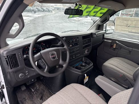 Used 2025 GMC Savana 3500 w/ Driver Convenience Package image 6