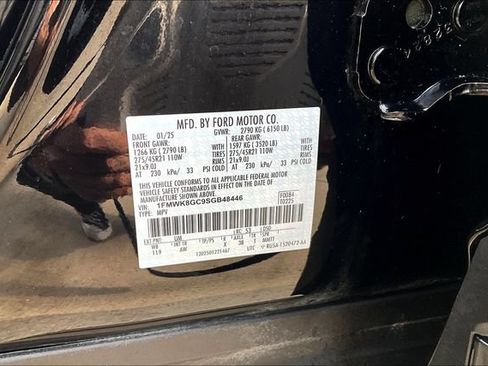 Used 2025 Ford Explorer ST AWD/4WD image 19