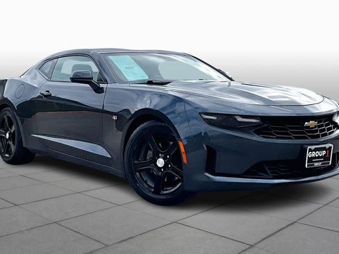 Used 2021 Chevrolet Camaro LT RWD image 3