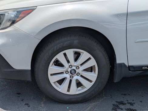 Used 2019 Subaru Outback 2.5i Premium AWD/4WD image 14