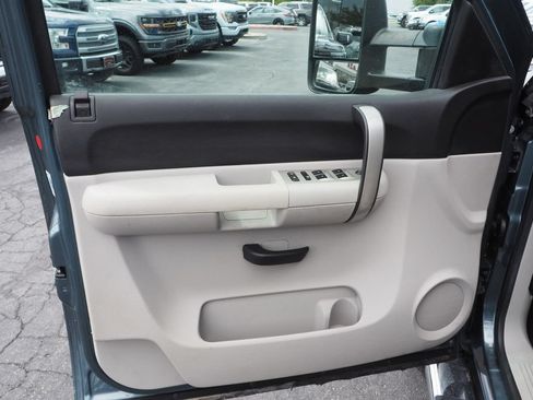 Used 2007 Chevrolet Silverado 2500 LT w/ Suspension Package, Off-Road AWD/4WD image 14