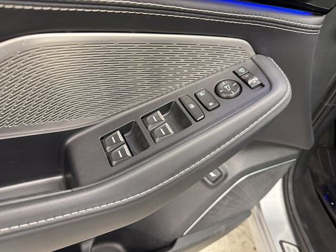 Used 2023 Acura MDX SH-AWD w/ Advance Package image 12