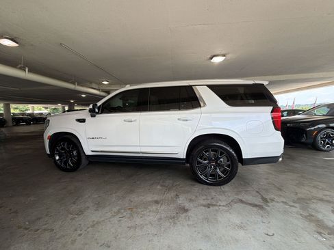 Used 2021 GMC Yukon Denali w/ Denali Premium Package AWD/4WD image 2