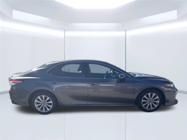 Used 2020 Toyota Camry LE FWD image 5