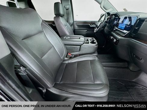 Used 2022 GMC Sierra 1500 SLT AWD/4WD image 28