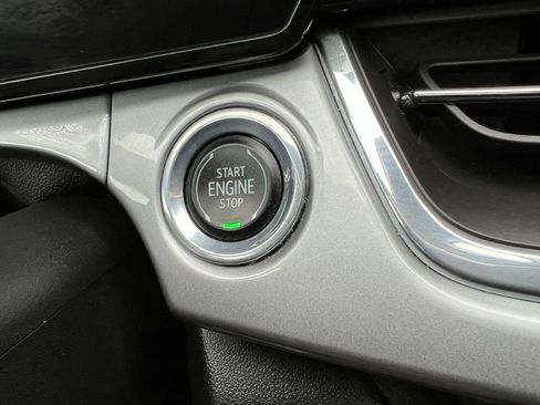 Used 2024 Chevrolet Trax LT w/ Sunroof Package image 29