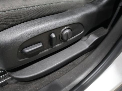 Used 2019 Chevrolet Blazer LT image 12