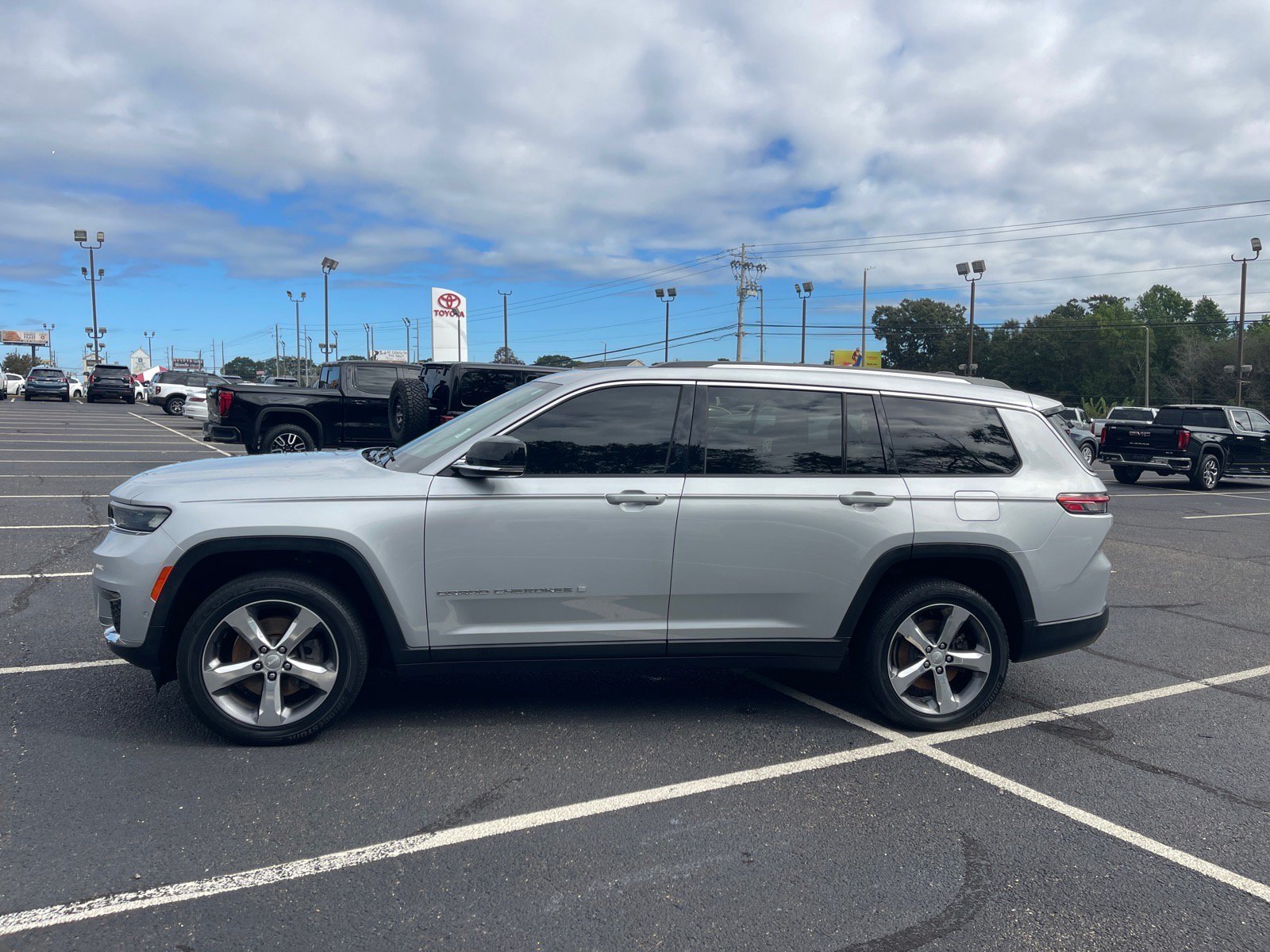 Used 2021 Jeep Grand Cherokee L Limited w/ Luxury Tech Group II AWD/4WD image 13