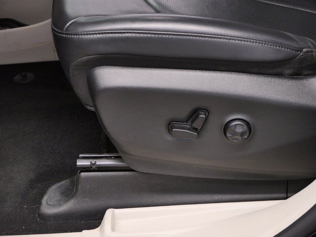 Certified 2023 Chrysler Pacifica Touring-L FWD image 20