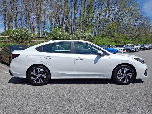 Used 2025 Subaru Legacy Premium image 8