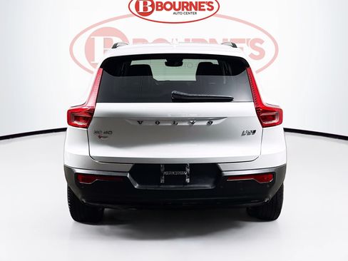 Used 2023 Volvo XC40 B5 Plus w/ Climate Package AWD/4WD image 10