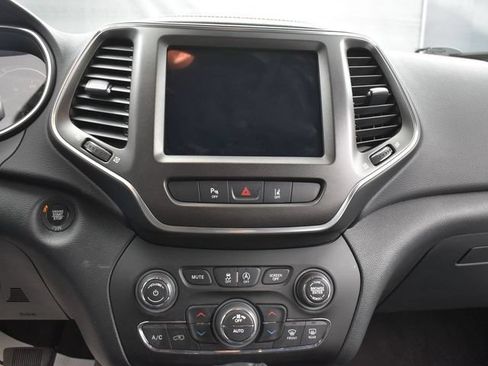 Used 2022 Jeep Cherokee Trailhawk AWD/4WD image 12