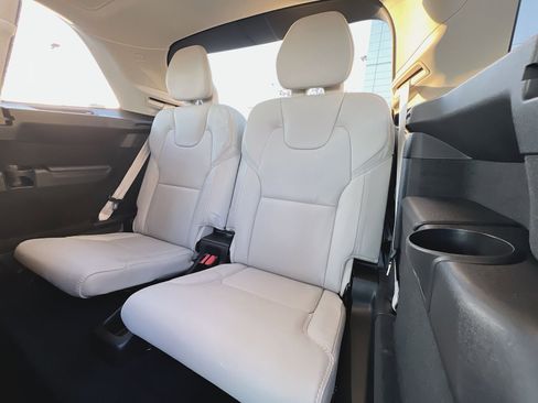 Certified 2024 Volvo XC90 B6 Ultimate w/ Protection Package Premier image 26