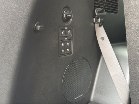 Used 2022 Hyundai Palisade Limited FWD image 17