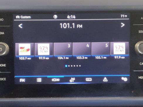 Used 2022 Volkswagen Taos SE image 25