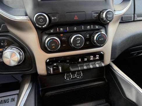 Used 2020 RAM 1500 Laramie AWD/4WD image 27