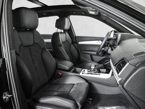 Certified 2024 Audi Q5 e Prestige image 22