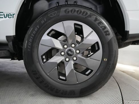 Used 2024 Ford F150 Lightning Flash image 10