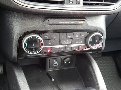 Certified 2022 Ford Escape SEL w/ SEL Stealth AWD Package image 23