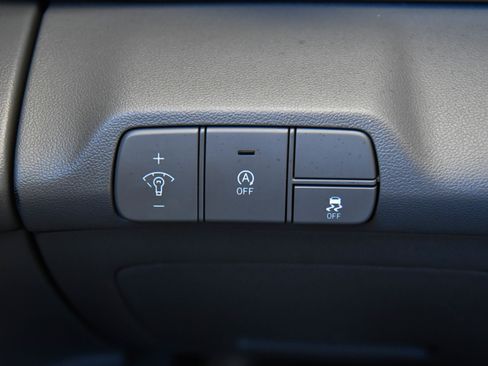 Used 2024 Hyundai Elantra SE FWD image 29