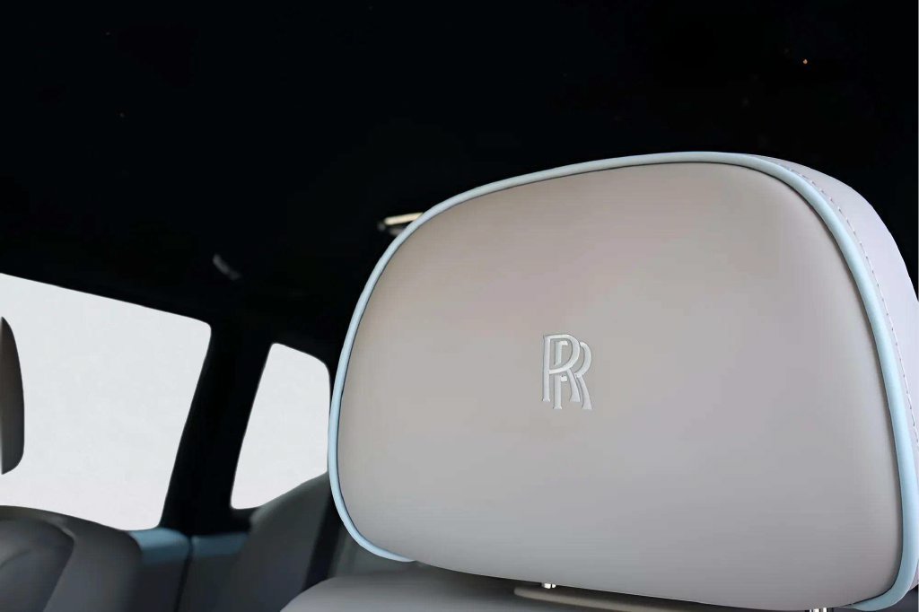 New 2027 Rolls-Royce Cullinan Black Badge AWD/4WD image 5