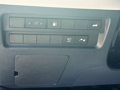 New 2026 Mitsubishi Outlander SE AWD/4WD image 10