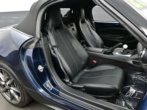 Used 2021 MAZDA MX-5 Miata Grand Touring image 14