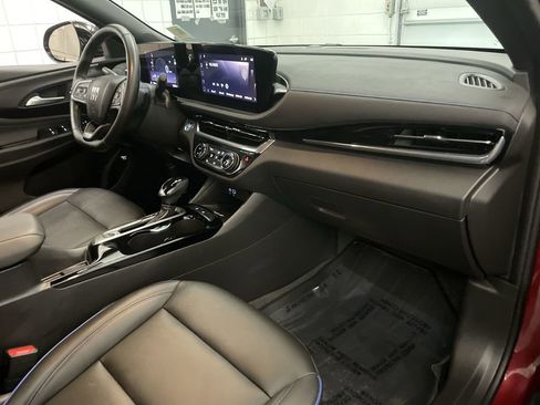Used 2024 Buick Envista Sport Touring w/ Convenience I Package FWD image 21