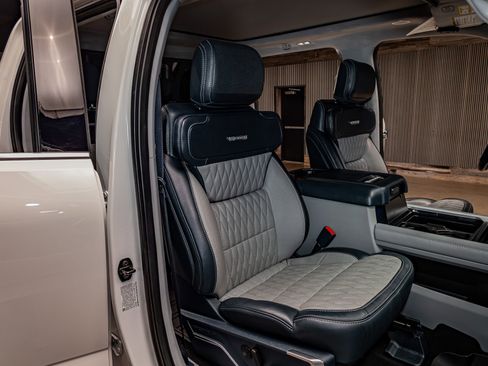 Used 2023 Ford F350 Limited w/ FX4 Off-Road Package image 30