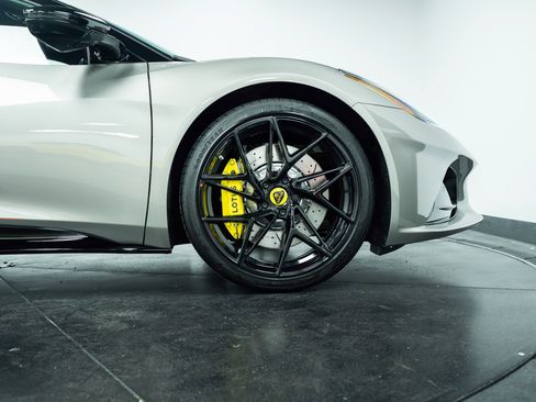 New 2026 Lotus Emira SE image 6