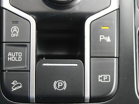 Certified 2025 Kia Sorento S FWD image 36