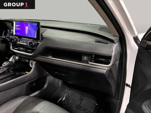Certified 2025 Toyota Grand Highlander AWD image 19