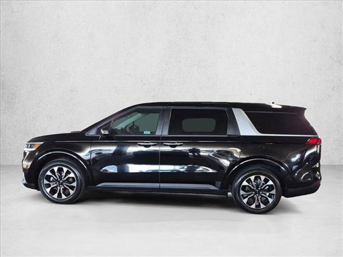 Used 2022 Kia Carnival EX FWD image 9