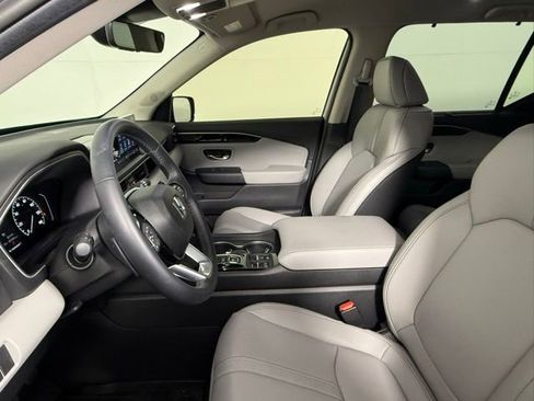 Used 2025 Honda Pilot EX-L image 24