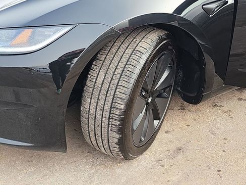 Used 2025 Tesla Model 3 Long Range image 37
