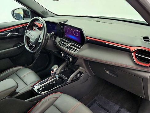 Used 2024 Chevrolet TrailBlazer RS image 25