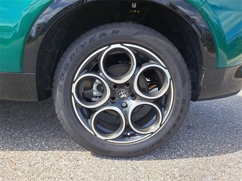 New 2025 Alfa Romeo Tonale image 5