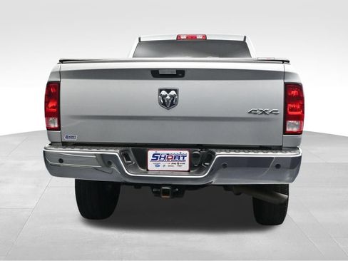 Used 2018 RAM 2500 Tradesman w/ Chrome Appearance Group AWD/4WD image 4