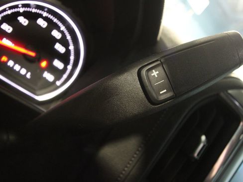 Used 2022 Chevrolet Silverado 1500 LT image 13