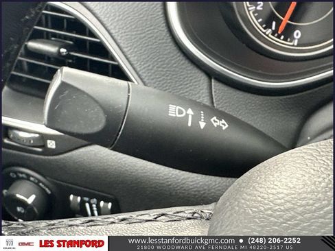 Used 2021 Jeep Cherokee Trailhawk AWD/4WD image 26