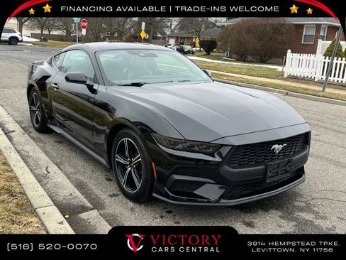 Used 2025 Ford Mustang Premium image 3