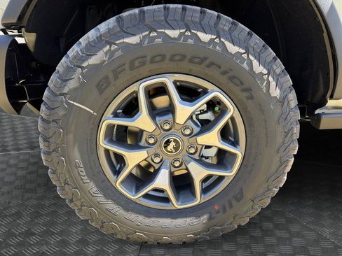 New 2025 Ford Bronco Badlands image 17