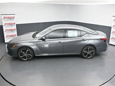 Used 2024 Nissan Altima 2.5 SR FWD image 25