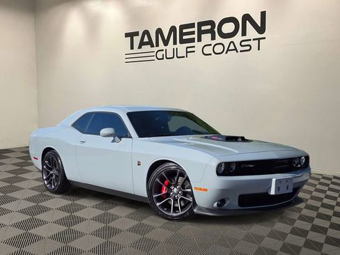 Used 2022 Dodge Challenger R/T Scat Pack w/ Shaker Package image 1